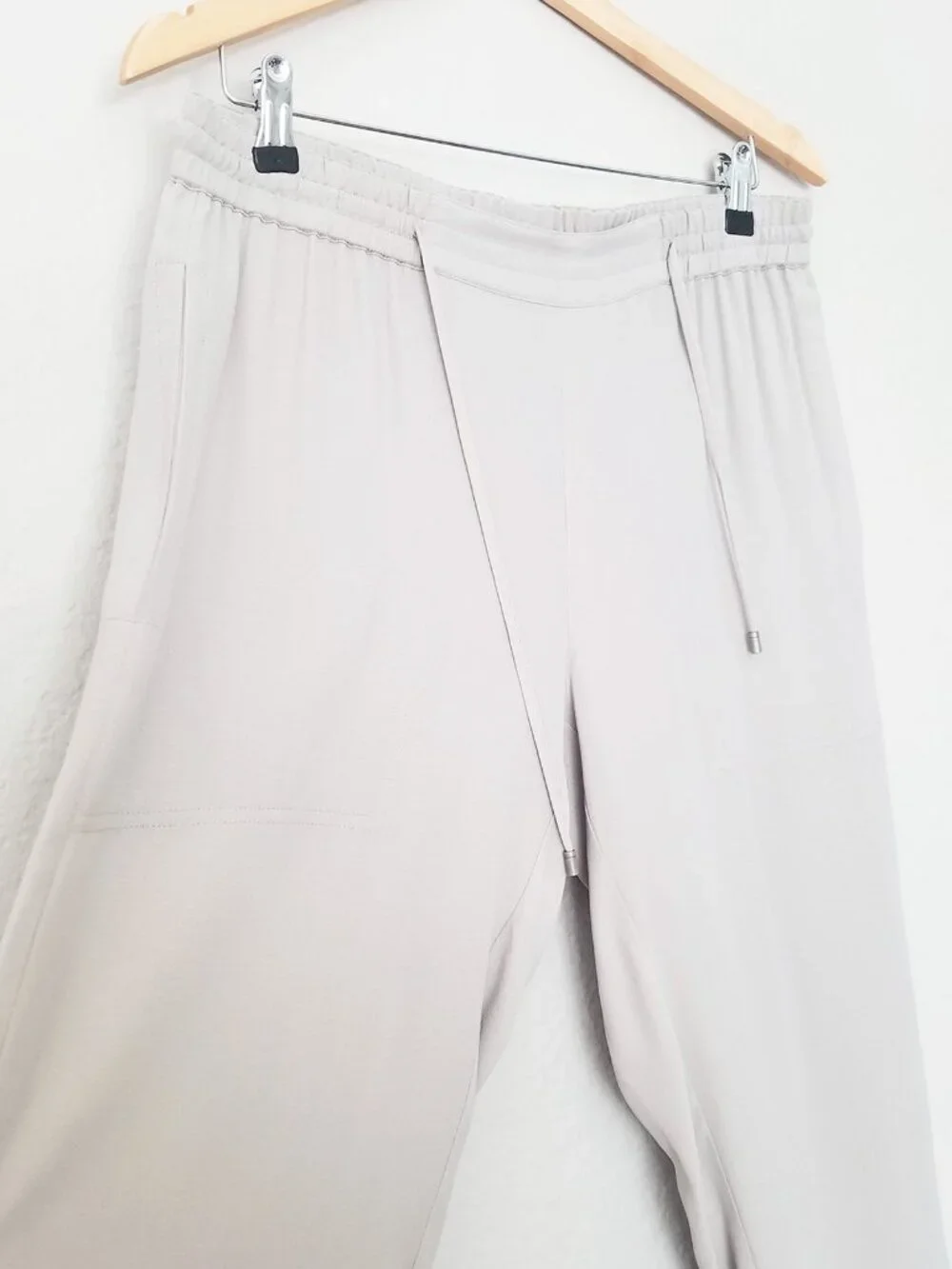 Eileen Fisher 100% Silk Georgette Ankle Pants Bone Gray Size S Drawstring $258
